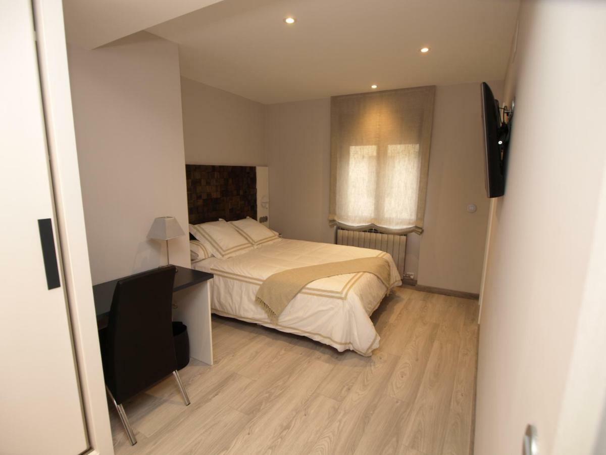 Apartamentos M.Bell เลออน ภายนอก รูปภาพ